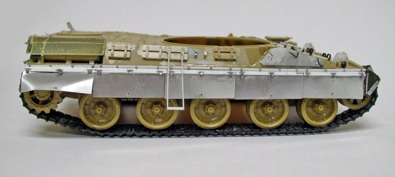 Maquette du châssis de l'automoteur 155 AUF1 GCT vue de profil sans tourelle
