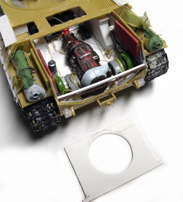 Compartiment moteur détaillé de la maquette Automoteur 155 AUF1 GCT avec plaque de fermeture