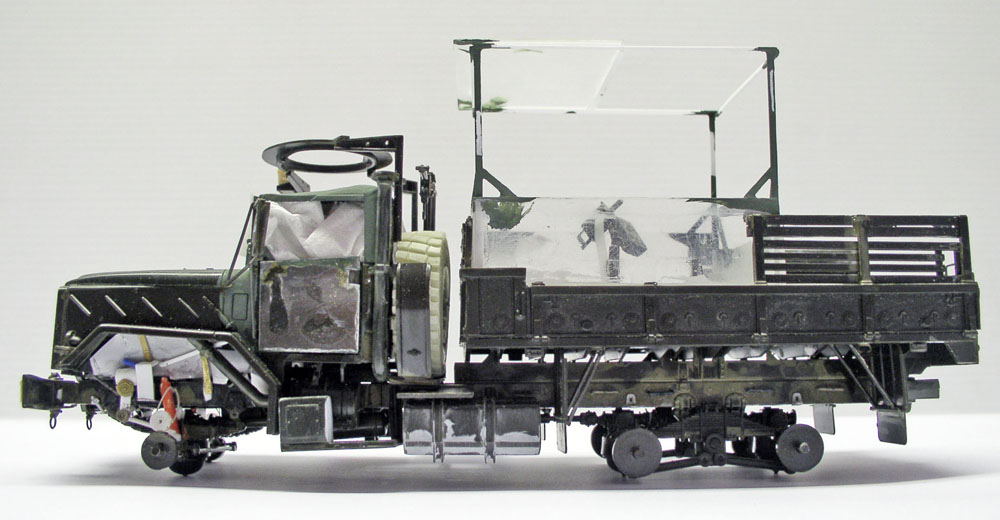 Maquette du camion militaire M923 Big Foot vue de profil, cabine et plateau cargo