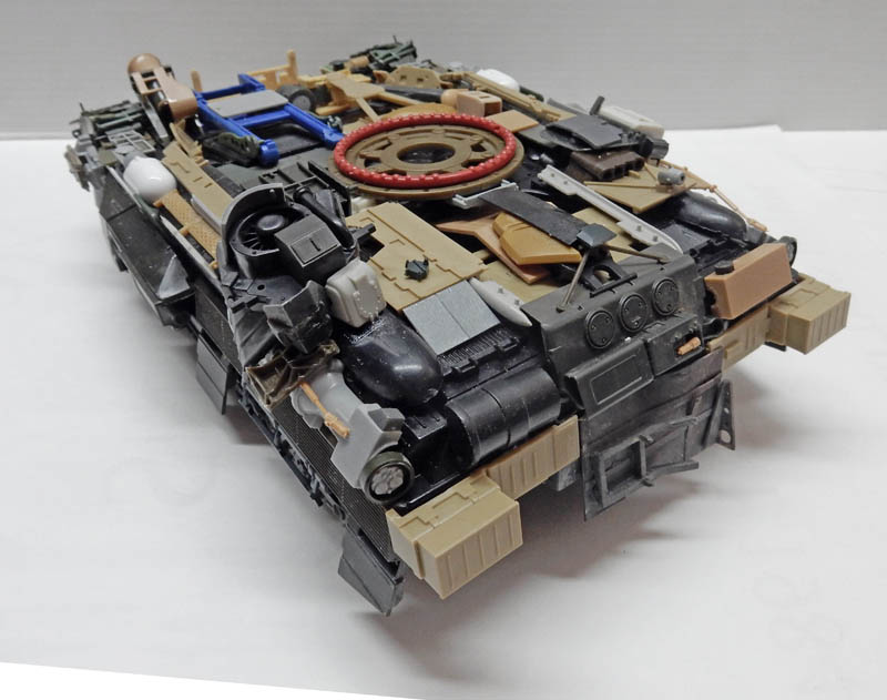 Maquette de char A.S. Python 2085 vue arrière avec moteur et équipements détaillés