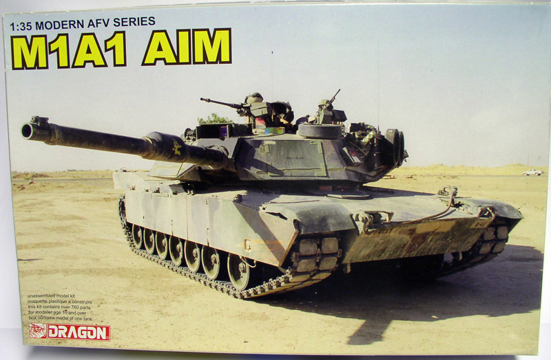 Boîte du kit Dragon au 1/35 du char Abrams M1A1 AIM en environnement désertique