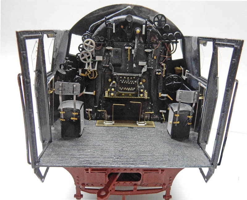 Intérieur détaillé de la cabine de conduite de la locomotive à vapeur BR52 en maquette