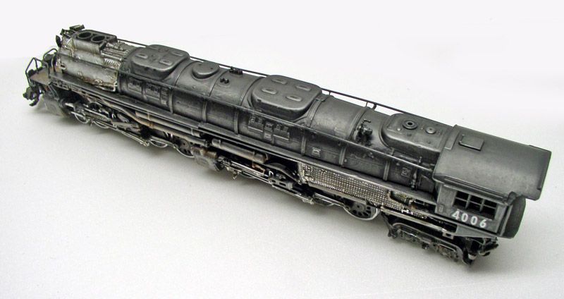 Maquette de locomotive à vapeur Big Boy numéro 4006 patinée vue de profil