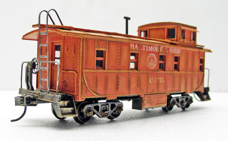 Maquette de wagon de queue rouge Baltimore & Ohio C-1715 avec échelle et coupole