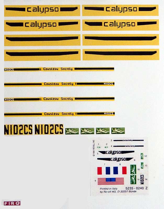 Planche de décalcomanies Revell pour la Calypso avec inscriptions Calypso et Cousteau Society