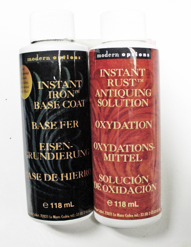 Deux flacons de produit Modern Options, base fer et solution d'oxydation pour effet rouille