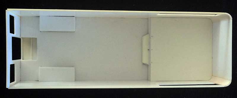 Plateau de chargement en carte plastique blanche assemblé pour la maquette du tracteur Fordson 7V
