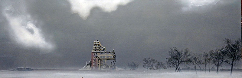 Diorama hivernal d'un bâtiment en ruine isolé dans une plaine enneigée sous un ciel gris