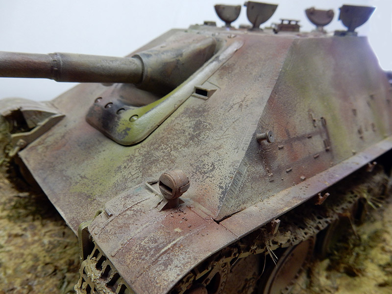 Maquette du chasseur de chars Jagdpanther vue de face, canon et glacis avant patinés