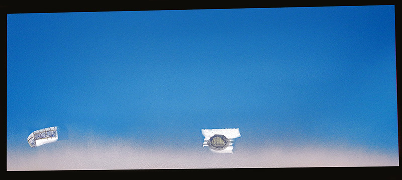 Maquette de fuselage avant masqué peint en dégradé bleu ciel avec verrière et hublot protégés