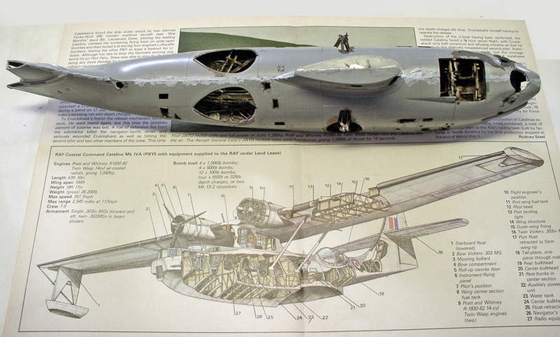 Avion amphibie PBY Catalina en maquette, vue du fuselage et de la verrière