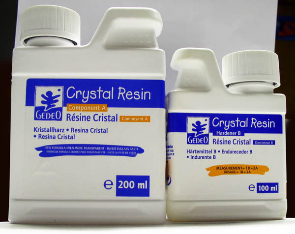 Deux flacons de résine cristal Gédéo, composant A 200 ml et durcisseur B 100 ml