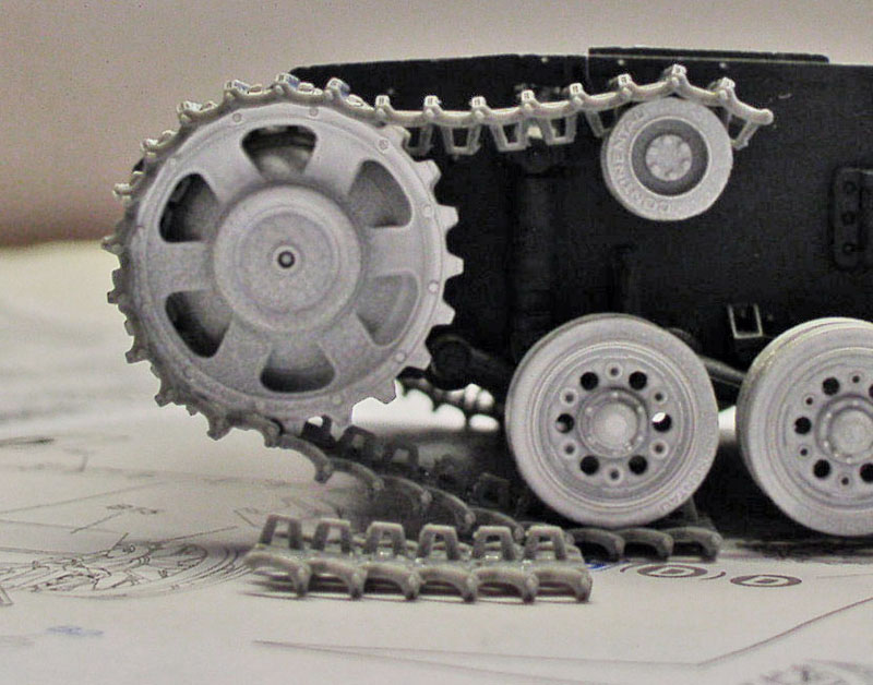 Train de roulement de maquette de Panzer III avec barbotin, galets et maillons de chenille gris