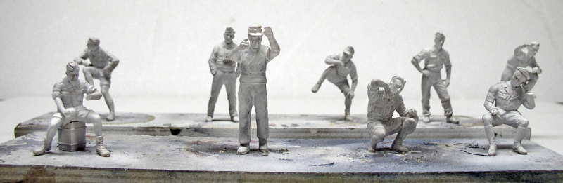 Figurines de soldats peintes en dégradés de gris selon la technique du noir et blanc