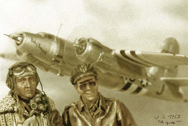 Mise en scène sépia de deux figurines d'aviateurs devant une maquette de bombardier bimoteur en vol