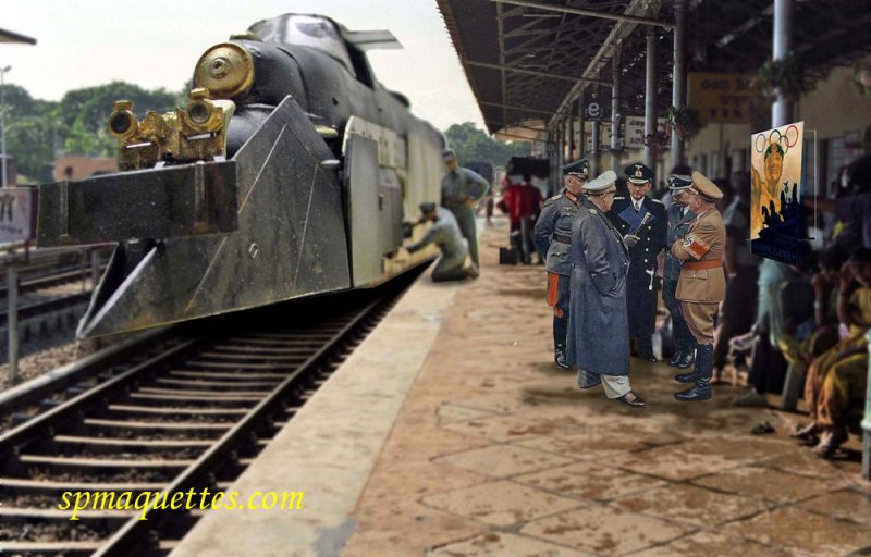 Locomotive de train blindé allemand en gare avec officiers en uniforme sur le quai