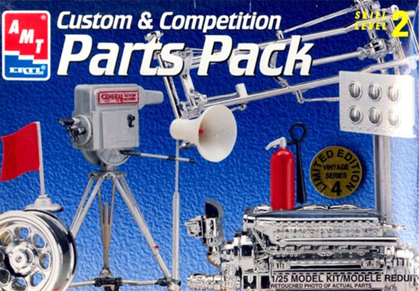 Boîte de maquette AMT Custom & Competition Parts Pack avec caméra, haut-parleur et moteur chromé