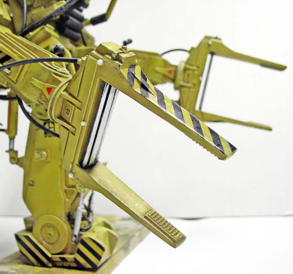 Maquette du Powerloader Aliens jaune, pinces de préhension avec rayures d'avertissement noires et jaunes