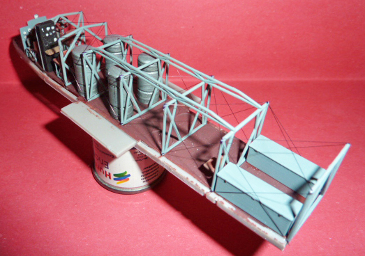 Fuselage du Zeppelin Staaken L en montage, structure tubulaire, réservoirs et empennage arrière