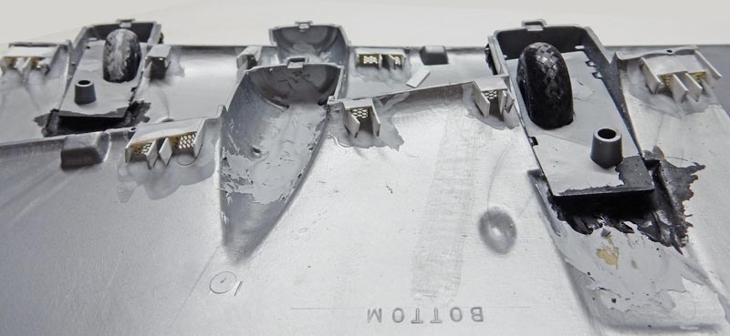 Pièces de maquette Streamliner peintes en argent avec détails gris sur grappe marquée Bottom