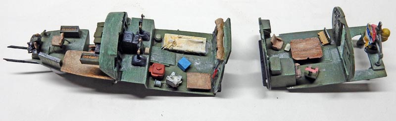 Maquette du Streamliner en deux sections vertes détaillées avec accessoires et personnages miniatures