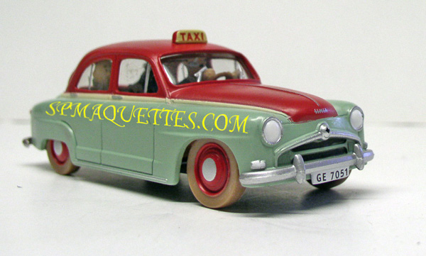 Maquette miniature d'un taxi Simca Aronde vert et rouge avec enseigne TAXI