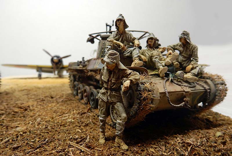 Diorama du Type 97 Chi-Ha avec équipage japonais et avion en arrière-plan