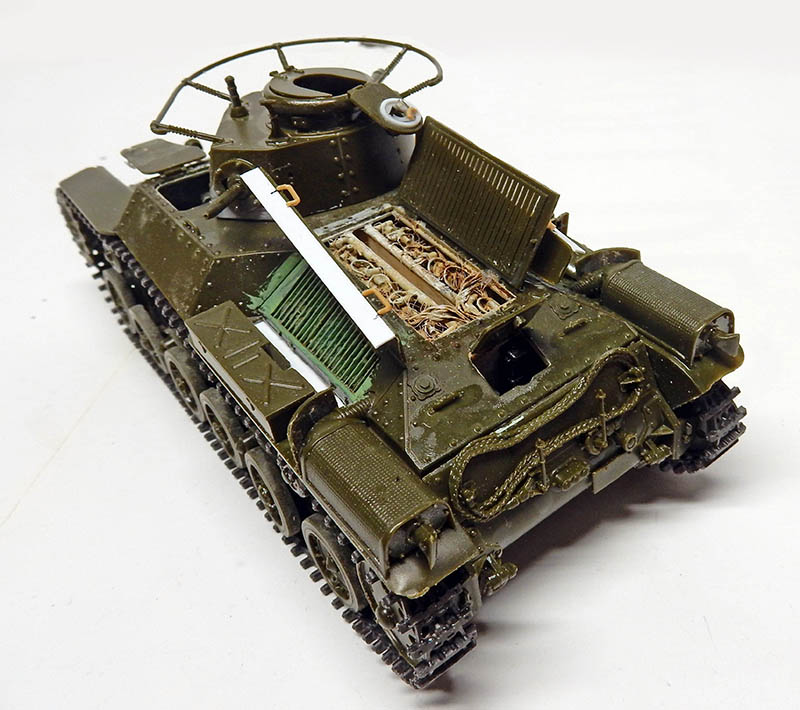 Maquette du char japonais Type 97 Chi-Ha vert, tourelle à antenne et capot moteur ouvert