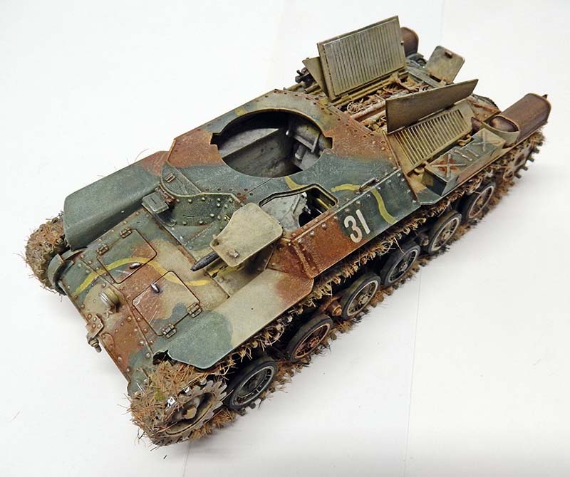 Maquette de char Type 97 Chi-Ha sans tourelle, camouflage multicolore et numéro 31, vue de dessus