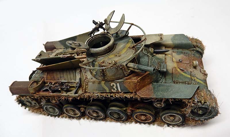 Maquette de char Type 97 Chi-Ha en camouflage avec tourelle ouverte numérotée 31