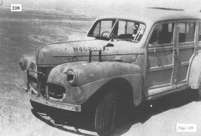 Photo ancienne noir et blanc d'un Ford C11 ADF 4X2 militaire de trois quarts avant