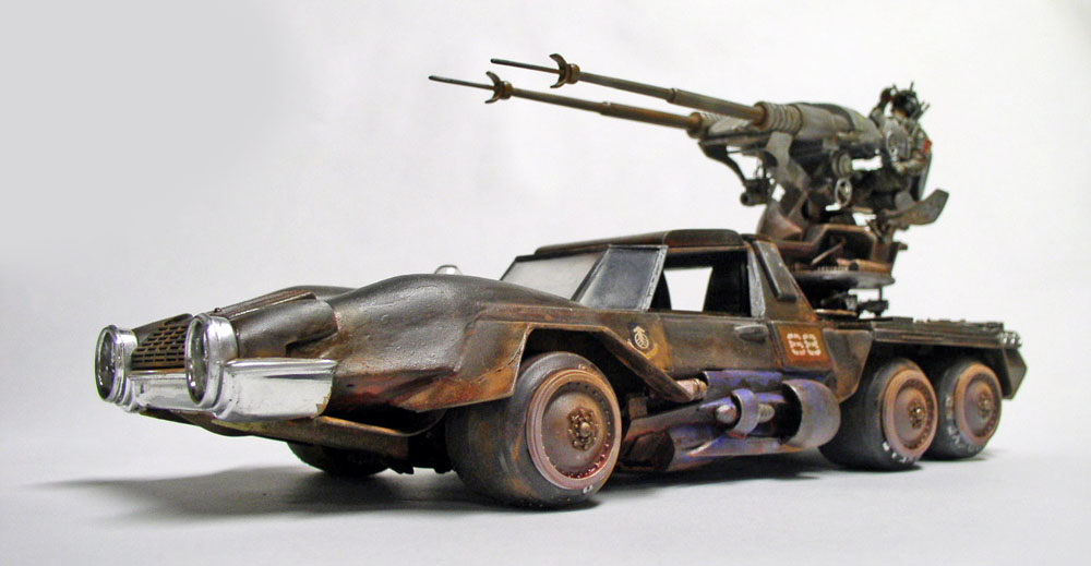 Maquette de véhicule militaire martien rouillé à six roues armé d'un double canon antiaérien