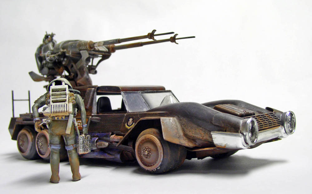 Maquette de véhicule de combat martien armé d'un canon double avec figurine de soldat