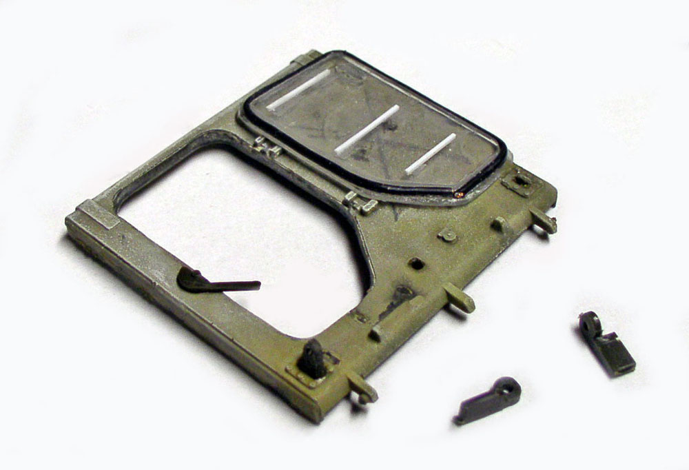 Portière de cabine vert olive avec vitre blindée et petites pièces détachées du guntruck