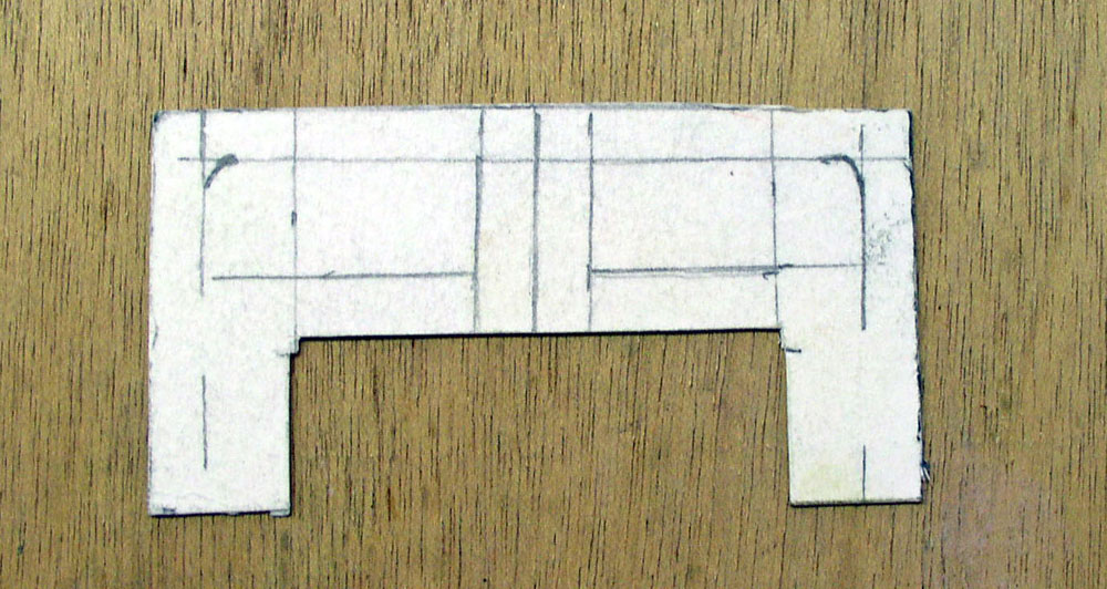 Pièce de carte plastique découpée et tracée au crayon pour blindage de guntruck