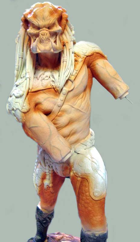 Maquette Predator en résine non peinte montrant la sculpture du corps et de la tête