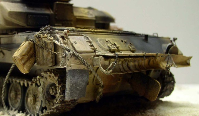 Maquette de Shilka avec garde-boue avant détaillé, patine sableuse et chenilles vieillies