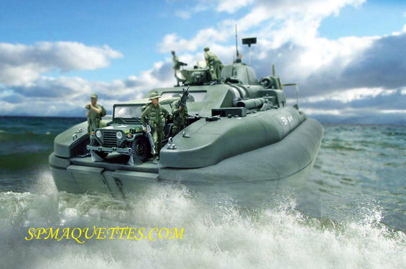 Maquette d'hovercraft militaire avec jeep et soldats naviguant en mer, photomontage Vietnam 1968