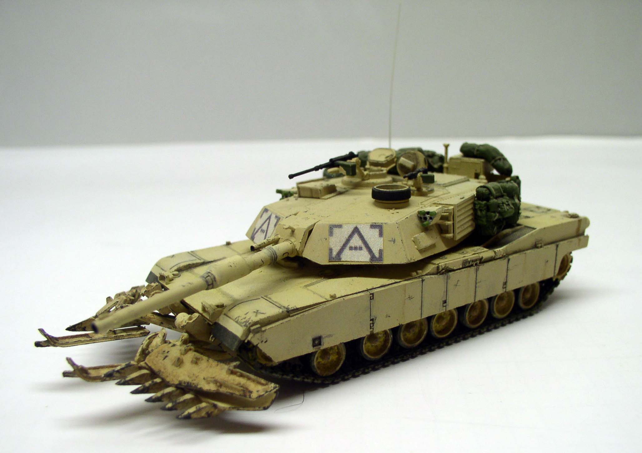 ABRAMS M1 A1 DEMINNEUR